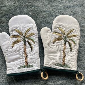 Embroidered Palm Tree Oven Mitts